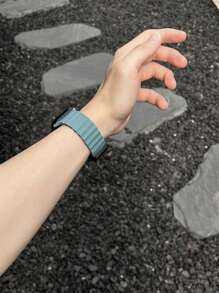 1 dây đeo đồng hồ thể thao từ tính bằng silicon lỏng, tương thích với Apple Watch 42mm, 38mm, 40mm, 41mm, 44mm, 45mm, 46mm, 49mm, dây đeo thay thế đồng hồ thông minh thời trang, phù hợp với Ultra2, Ultra SE2, SE 11, 10, 9, 8, 7, 6, 5, 4, 3, 2, 1 Series, unisex, có thể dùng làm quà tặng tựu trường cho học sinh. - màu xanh lá - Xem 2