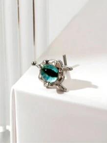 1件简约时尚个性化鼻钉，造型包括眼睛、骷髅、面具、手和心形，不锈钢材质，镶嵌钻石。