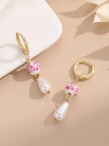 1 par de brincos de cerâmica com pérolas falsas estilo vintage, adequados para uso diário feminino