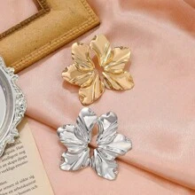 1pair Vintage Exaggerated Flower Asymmetrical Petals Design Alloy Stud Earrings - Gold - View 1
