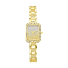 Nova chegada 1 peça Relógio feminino da moda com mostrador quadrado detalhado com strass, projetado como uma pulseira delicada com padrão de céu estrelado, adequado para uso diário e decoração. Como um presente para estudantes voltando à escola.