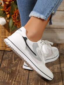 1雙青少年休閒運動鞋,pu網布設計,圓頭,柔軟橡膠鞋底,透氣舒適,防滑款式多用途,適用於10-18歲男女在春夏季節,非常適合室內外,日常穿著,跑步運動,高大的白色鞋款 - 黑與白 - 查看 5