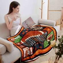 橄欖球毛毯,足球毛毯,印花沙發毯,柔軟法蘭絨舒適毯子,輕盈模糊印花毯子,適用於沙發床辦公室旅行露營椅,適合所有季節的披肩尺寸保暖毯,男孩女孩成人學生禮物 - 卡其色 - 查看 3