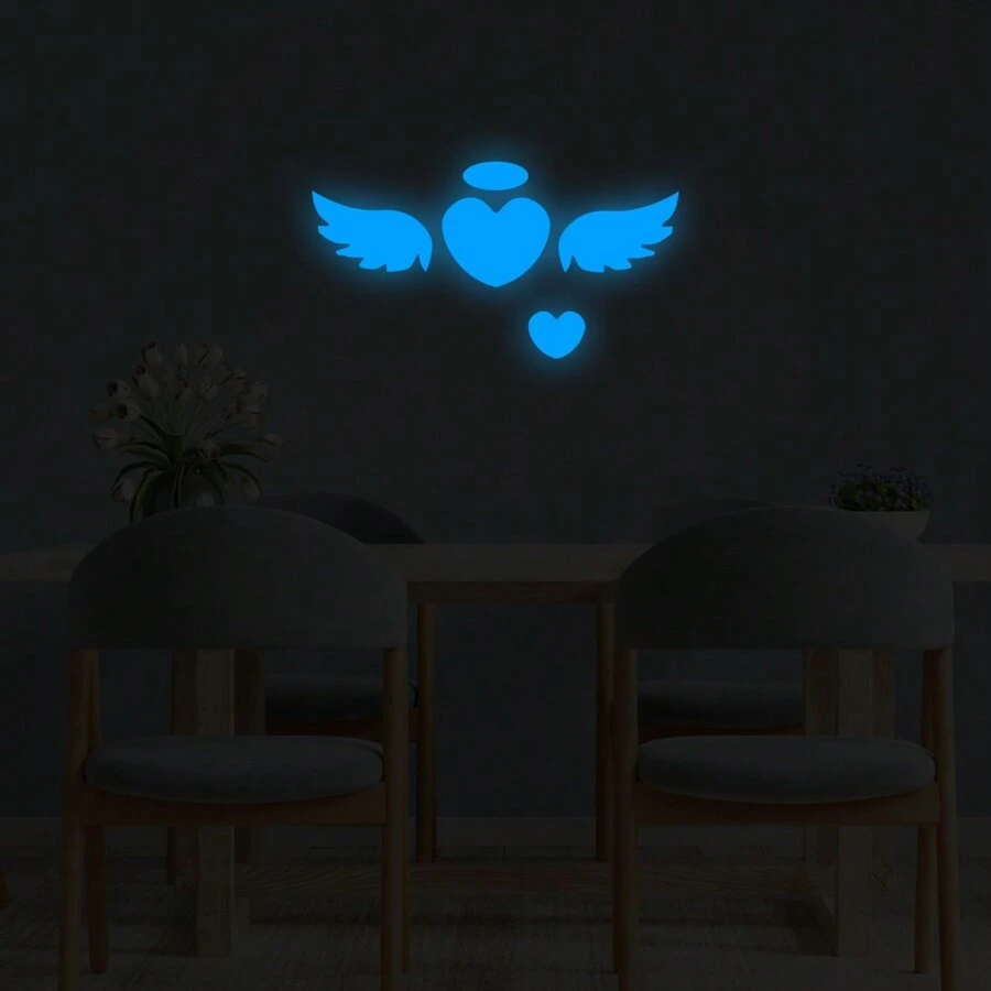 5 件裝心形和天使設計牆貼適合家居裝飾,夜光和藍色小貼紙適合客廳、臥室、牆壁、門、冰箱等。