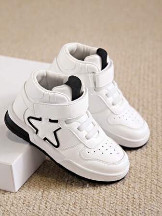 Zapatillas deportivas para exteriores para niños con cierre de gancho y bucle, diseño de contraste de color negro y blanco, botas de patinaje de hielo de corte alto, cierre elástico de gancho y bucle, perforadas y transpirables, adecuadas para todas las estaciones