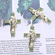 1 件金色吊墜,1 件綠色水鑽裝飾鋅合金吊墜,適合項鍊、手鍊製作,52*31 毫米