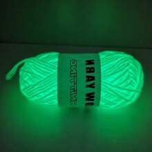 1 件鉤針編織夜光紗線,適合初學者 Diy 縫紉項目、派對和音樂節裝飾(淺藍色)