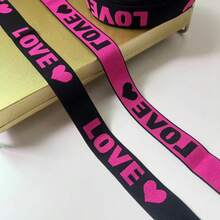 6 pcs wax stick wig tool set, 1 pc 2.7fl.oz  wax stick, 1fl.oz wig glue 1.3fl.oz  remover glue , 2 pcs hd wig caps, 1 pc wig elastic band  Christmas pink gift box set - 75g - View 11