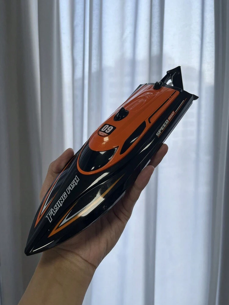 1入組遥控高速水上摩托艇。機身長度為30cm,水中的最大速度為25km/h,遥控距離超過120m。配備2.4ghz反干擾遙控信號、8個通道、強勁的動力馬達、防撞擊機身和顯示架,流線型雙層防水設計和雙層防水蓋設計。適用於室外水上娛樂,有四種顏色可選。遙控器需要4節aa(5號)干電池(由買家另行購買)。 - 黃色 - 查看 2