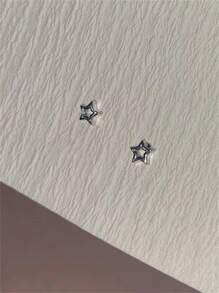 1對流行的鋅合金星形中空裝飾耳釘,適合女性日常佩戴