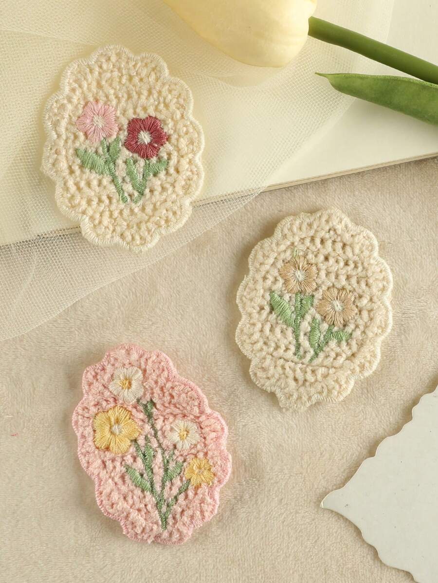 3 قطع / مجموعة من التطريز اللاصق للملابس والقبعات و الأعمال اليدوية مع عدم وجود لاصق وشكل زهرة