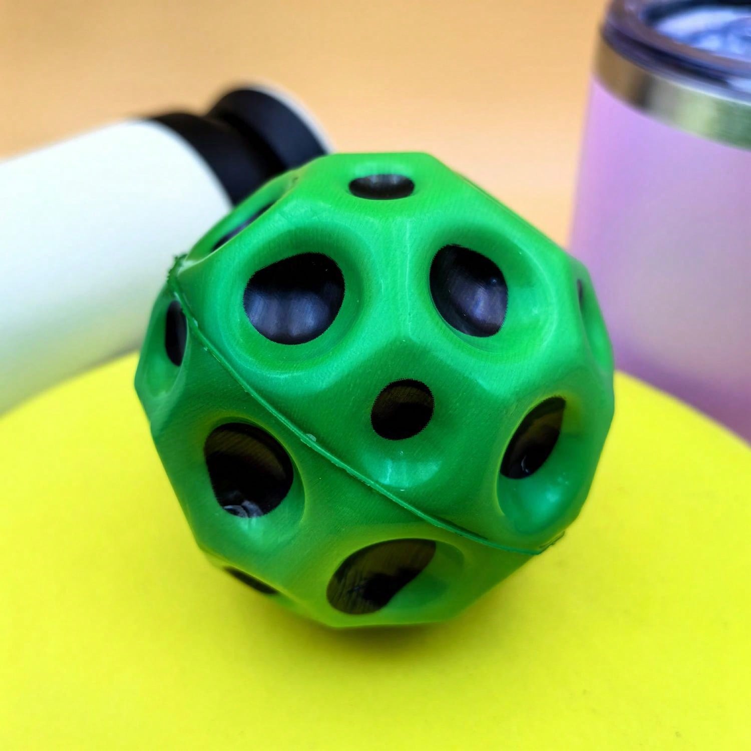 Green Antigravity Moon Ball Elasticity Pogo Bouncing Ball High Bounce