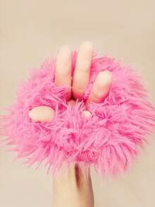 女士簡約時尚粉色毛茸茸髮圈和絨毛手環,秋冬款髮飾,適合日常裝扮和搭配
