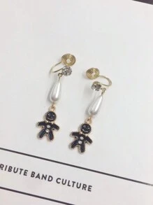 1對聖誕節長式耳夾,附蚊香盤和鋅合金吊墜,有聖誕樹、馴鹿、花、鈴鐺、拐杖糖等圖案,適合無耳洞者日常佩戴