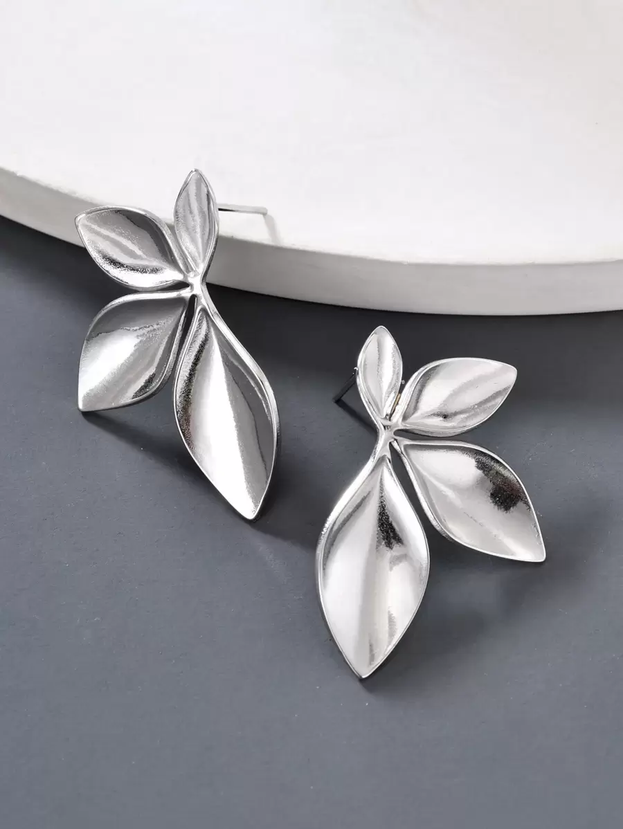 1pc Flower Design Stud Earrings, Stainless Steel Jewelry Valentines,Mom,Mother,Mother's Day,Gift - Silver - View 1