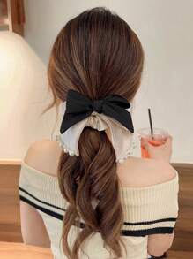 1個女性珍珠和蝴蝶結絲緞鬆緊帶,適用於高馬尾、髻和日常佩戴