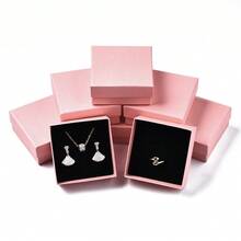 12入組7.4x7.4x3.2cm粉色硬紙板珠寶盒，配有可愛的蝴蝶結，可用於項鍊、戒指、手鐲包裝展示及收納，實用方便的小企業用品 - 粉色 - 查看 2