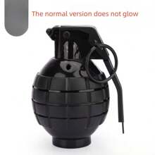逼真塑膠手榴彈玩具：模型配有模擬音效和燈光效果,適用於驚險角色扮演和惡作劇。最新玩具瘋潮 - 手榴彈玩具！磨練勇氣,接受手榴彈玩具戰鬥挑戰！增進友誼,創意獨特的手榴彈玩具。互動遊戲為您的家庭帶來更多歡樂。 - 黑色 - 查看 5