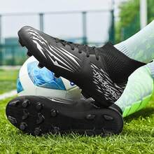 專業男童和成人足球鞋,訓練和比賽使用,配備35-45tpu長釘和橡膠短釘,防滑ag大底,高筒設計,黑色