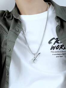 1件男女通用时尚嘻哈个性化街舞吊坠饰品，创意吉他造型项链