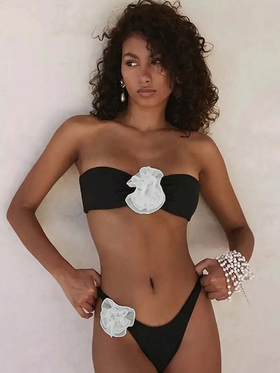 Ladies' 3d Flower Detail Bandeau Two-Piece Bikini Set Summer Beach - Black - View 1