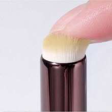 1 件專業手提圓頭唇刷,適用於口紅、暈染、遮瑕彩妝 - 酒紅色 - 查看 8