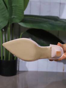 女式高跟涼鞋,性感尖頭針跟鞋,露空心設計,絲緞鞋面,腳踝扣帶,露趾,夏季必備 - 米色 - 查看 7