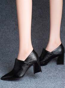 British Style Women's Fashion Embossed Pointed Deep Mouth Pumps, Black Color, High & Thick Heels, Comfortable