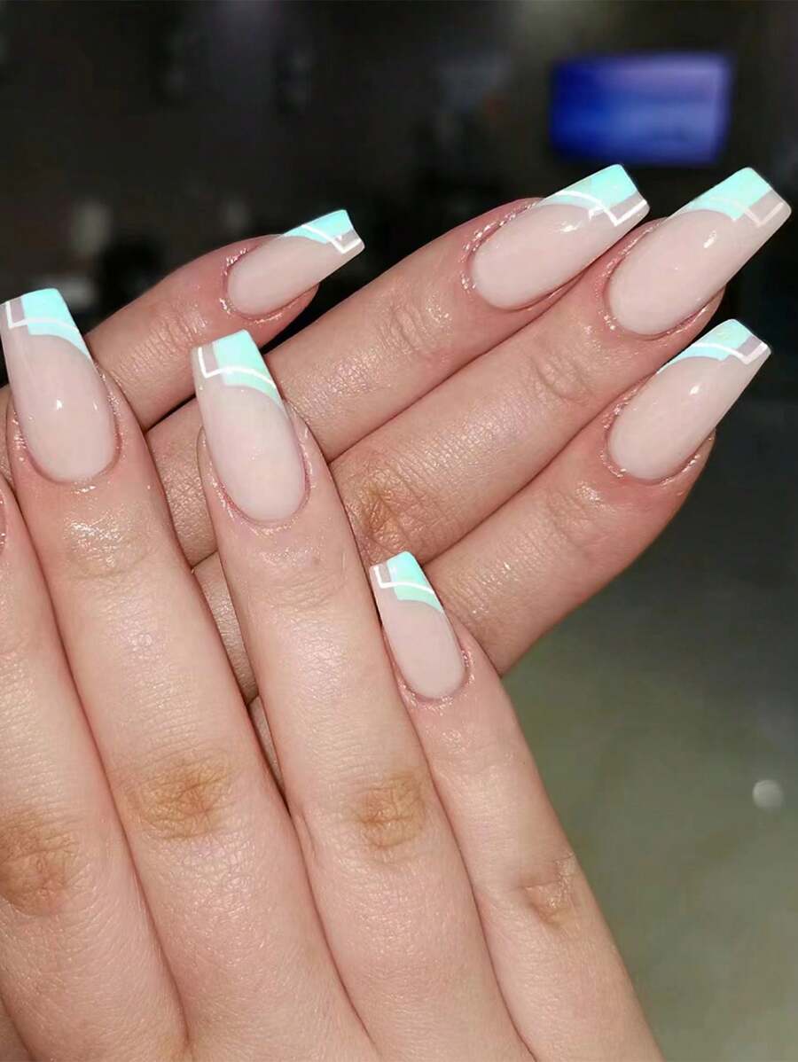 現在,使用24個芭蕾藍色半半法式美甲升級您的外觀,適用於全覆式假指甲的女士和女孩們 - 酒紅色 - 查看 1