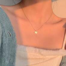 1入組女士姜餅人項鏈,輕奢極簡雪人吊墜設計,鎖骨鏈條,可選擇兩種顏色(金色/銀色),簡約而精緻的設計。 - 薑餅人 - 查看 5