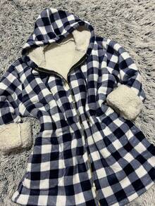 SUDADERA CON CIERRE TELA CUADRADA COMBINADA CON BORREGITA - Blanco y Negro - Ver 3