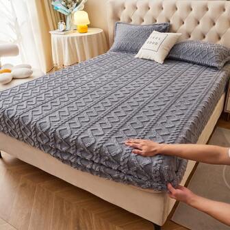 1pc Plush Rhombus Quilted Bedspread, Solid Color, Thickened Fleece Warm Bed Skirt Suitable For Home, Machine Washable, Geometric Pattern Fitted Sheet Set Without Filler, Independence Day,(Pillowcases Not Included)