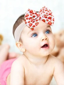 1個大蝴蝶結嬰兒頭帶,可愛的草莓圖案頭髮蝴蝶結,女孩子彈力頭帶,嬰兒髮飾。