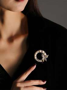 Elegant Butterfly Brooch With Pearls, High-grade Women's Exquisite Superior Feeling Chest Flower, Anti-lightning Brooch For Suit Accessories - Yellow Gold - View 2