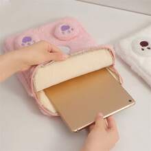 1pc 韩版卡通狗毛绒平板电脑收纳包女孩 11 英寸 ipad 电脑包学生平板电脑保护套、办公包、教师包、平板电脑套、垫包、轻便、旅行、大学、时尚、简约、卡通、女士男士、搞怪包包、女士礼物1pc 韩版卡通狗毛绒平板电脑收纳包女孩 11 英寸 ipad 电脑包学生平板电脑保护套、办公包、教师包、平板电脑套、垫包、轻便、旅行、大学、时尚、简约、卡通、女士男士、搞怪包包、女士礼物教室笔记本电脑包教室包教师收纳包教室整理包 - 粉色 - 查看 3