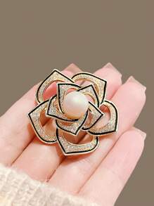 1pc Camellia Brooch High-End Ladies' Brooch With Hollow Design Simple Flower Pin For Coats, Versatile Accessory For Women's Attire, Perfect Gift For Daily Wear Elegant Valentine's Day Valentines Dress Accessories Pin For Clothes Bag Charm School Office Accessories Shirts Jacket Jewelry Christmas Halloween Clothes Pin Funny Cute Teacher Gifts Costume Accessories Bag Charms