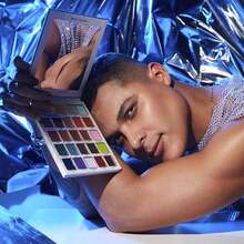 Paleta De Sombras Overdressed Vol. 2 Luis Torres Beauty Creations - Gris - Ver 10