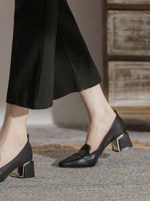 Women's Chunky Heels Pumps, 2023 Spring & Autumn, Mid-heel, Pointed Toe, Comfortable Loafers, Leather Shoes, Work Shoes, High Heels - Black - View 1