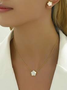 一套日韩风格花朵黑色亚克力清新甜美女士不锈钢项链耳环适合日常佩戴情人节、妈妈、母亲、母亲节、礼物