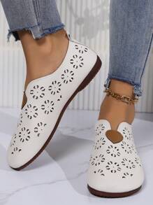复古低跟镂空护士平底鞋，新款秋季大码休闲复古低跟妈妈鞋 - 米色 - 查看 4