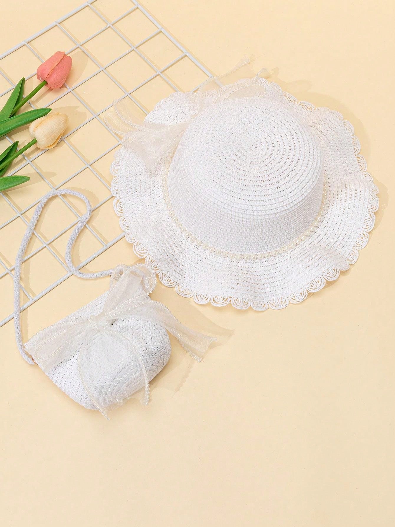 1pc Pearl & Mesh Bow Decorated Sweet White Wavy Straw Hat And 1pc White Straw Bag With Bow Decor