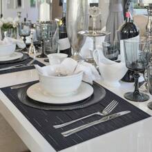 4 件套 Pvc 耐熱桌墊,可水洗餐墊,4 件套編織乙烯基餐墊適合廚房,易於清潔,防滑,防污（黑色/灰色/藍色/綠色/酒紅色） - 黑色 - 查看 1