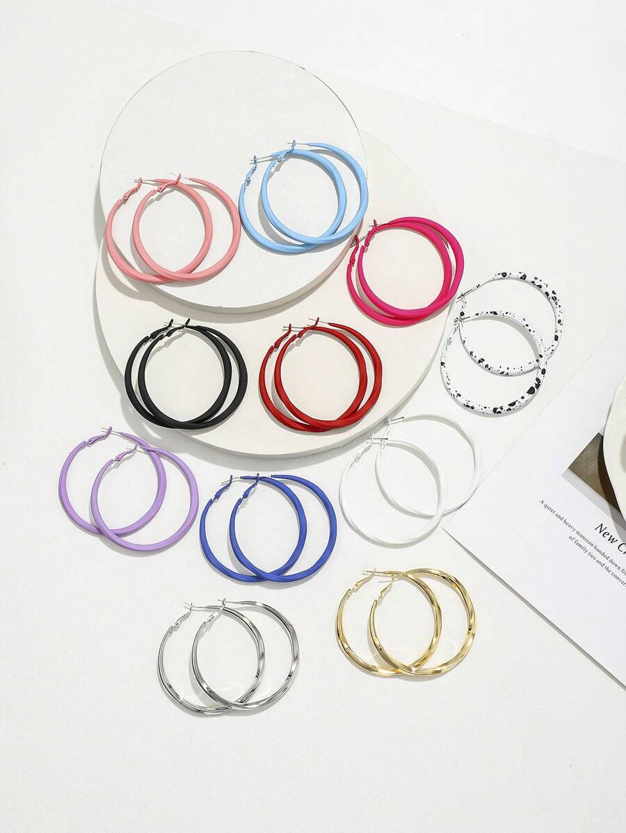 1pair European And American Fashion Simple Style Painted Color Geometric Twisted Round Shaped Iron Alloy Earrings For Women, Daily Wear