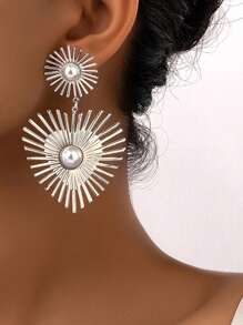 1 Pair Of Elegant Pearl Fashion Exaggerated Radial Metal Line Earrings - Silver - View 1