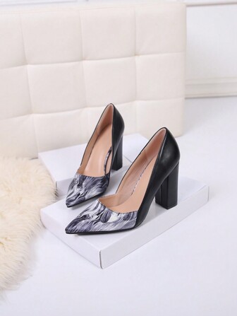 Scarpe Da Donna Di Colore Misto In PU Con Punta A Punta Altezza Tacco 9cm, Nuovi Arrivi Dimensioni 41 42 43 Per Primavera, Estate, Autunno E Inverno, Scarpe Da Donna Di Alta Gamma Con Tacco Grosso Sexy, Durevoli, Antiscivolo, Resistenti, Ideali Per Lavoro Professionale Con Tacco Chunky, Con Suola Anti-scivolo in Cloruro di polivinile, Moda Versatile Per Locali Notturni, Blocco Di Colore Alla Moda, Realizzate In Materiale Morbido E Foderate, Adatte Per Vestiti Di Cheongsam