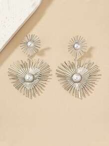 1 Pair Of Elegant Pearl Fashion Exaggerated Radial Metal Line Earrings - Silver - View 2