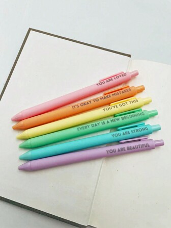 ชุดปากกา 6 ชิ้น X Jess ปากกาบันทึกแรงบันดาลใจเชิงบวก สีพาสเทล รูปแบบยืดหดได้ หมึกสีดำ คลิปใช้งานง่าย ปากกากลมเคลือบยาง ปากกาสีสันสดใสและน่ารัก สำหรับสมุดบันทึก อุปกรณ์การเขียน กลับสู่โรงเรียน