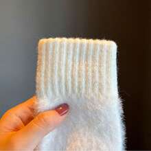 1 件女厚針織人造水貂毛手套,觸控螢幕設計,半指外露,冬季保暖,適合寫作和日常戶外活動 - 白色 - 查看 8