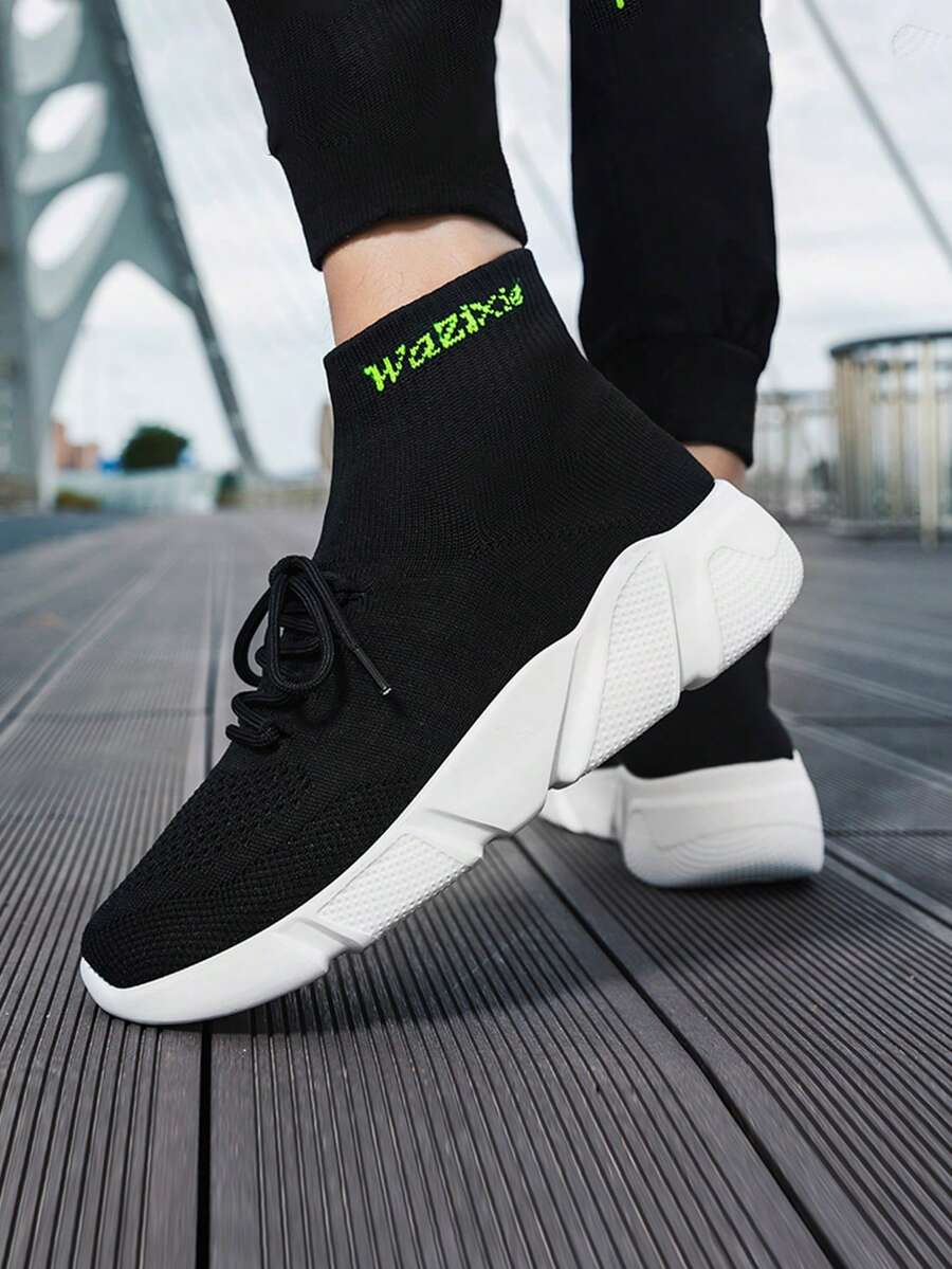 男士針織輕量級減震透氣跑鞋,高彈性舒適的襪套式運動鞋 - 黑與白 - 查看 1