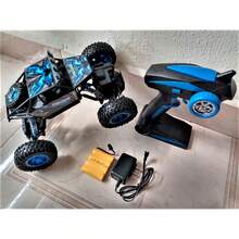 Carro Control Remoto 4X4 Todo terreno  Aleación Metal y plastico duro Escala 1:18 4WD Veloz - azul real - Ver 5